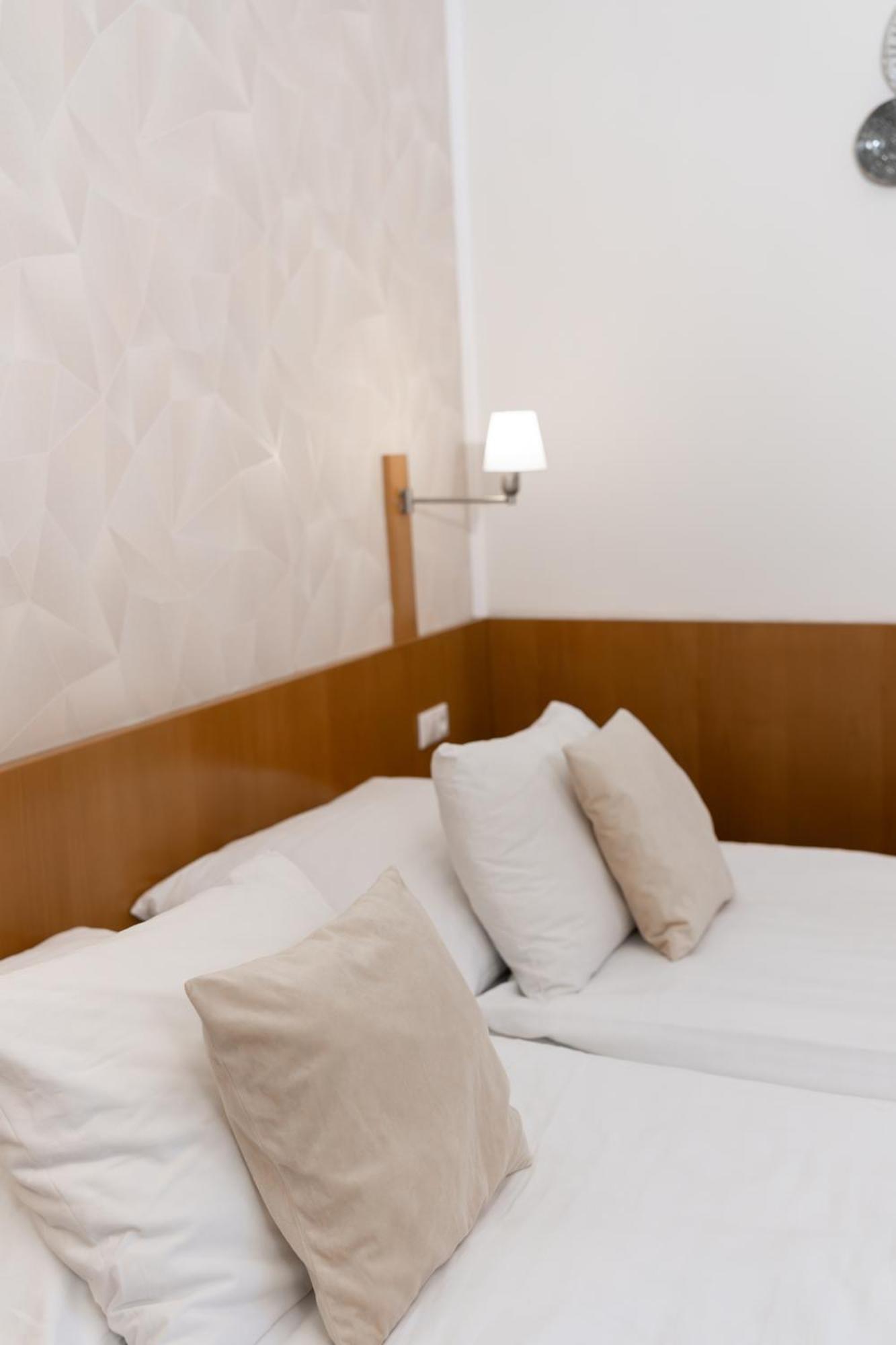 Hotel Apollon Litoměřice Dış mekan fotoğraf