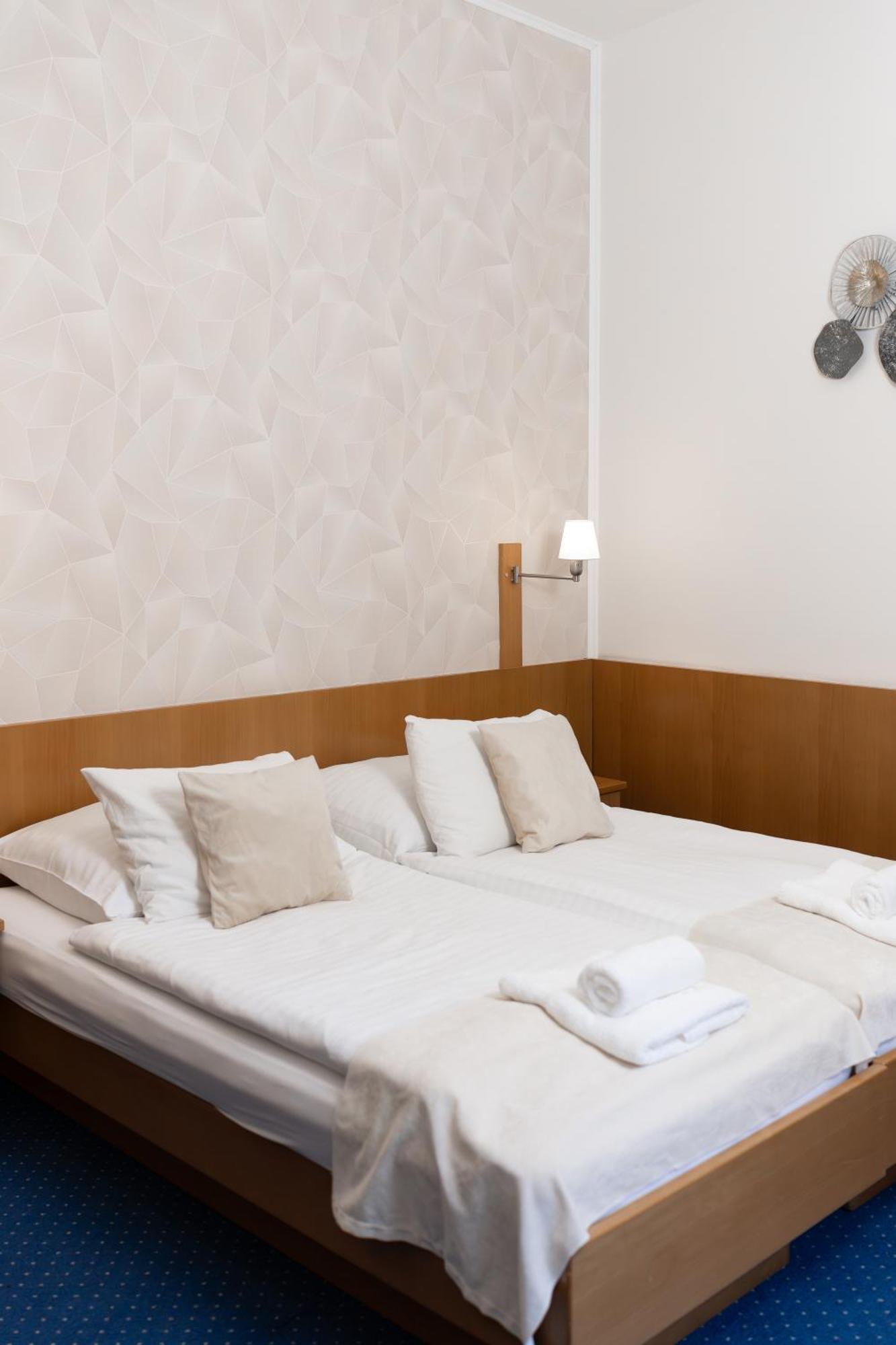 Hotel Apollon Litoměřice Dış mekan fotoğraf
